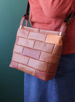 Lataa kuva Galleria-katseluun, Brick Bag | 2 väriä
