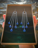 Lataa kuva Galleria-katseluun, Väinämöisen kyyneleet - korvakorut vesi | Useita värejä
