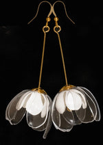 Lataa kuva Galleria-katseluun, Clear and White Double Flower -korvakorut | Kulta, hopea
