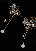 Lataa kuva Galleria-katseluun, Clear Triple Flower Drop -korvakorut | Kulta
