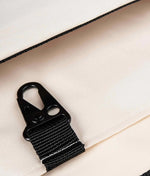 Lataa kuva Galleria-katseluun, Notabag Crossbody | Musta, kermanvalkoinen
