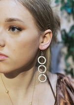Lataa kuva Galleria-katseluun, Kolmikko-korvakorut
